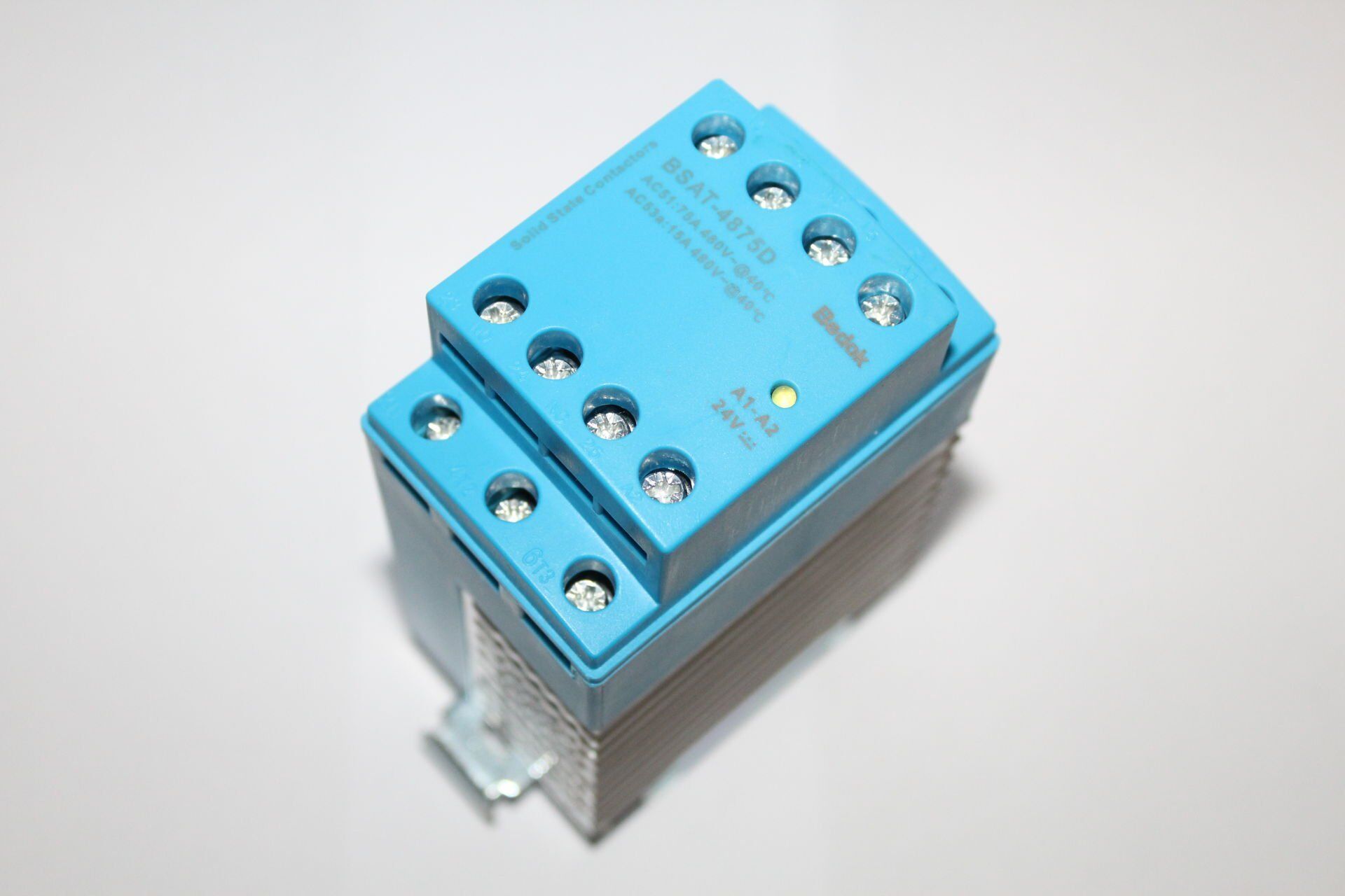 BSAT-4875D ELEKTRONİK KONTAKTÖR TETİK VOLTAJI 10-32VDC 2ENVERSÖR YARDIMCI KONTAK 75A SOLİD STATE KONTAKTÖRLER(SSR KONTAKTÖRLER)