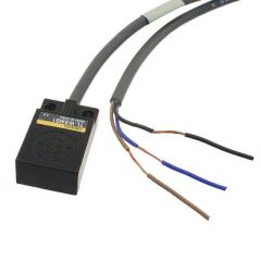 TL-W5MB1  OMRON 18x10x31MM 10-30VDC BESLEME PNP NO 5MM ALGILAMA 2MT KABLOLU KÜBİK ENDÜKTİF SENSÖR