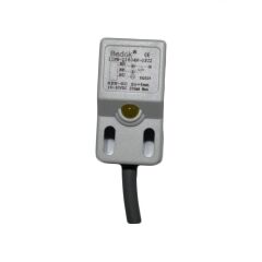 I1PN-Q1804N-O3U2     18x18x35 Kare Kesitli Q Serisi NPN NO 4MM ALGILAMA  2M KABLOLU İNDÜKTİF SENSÖR