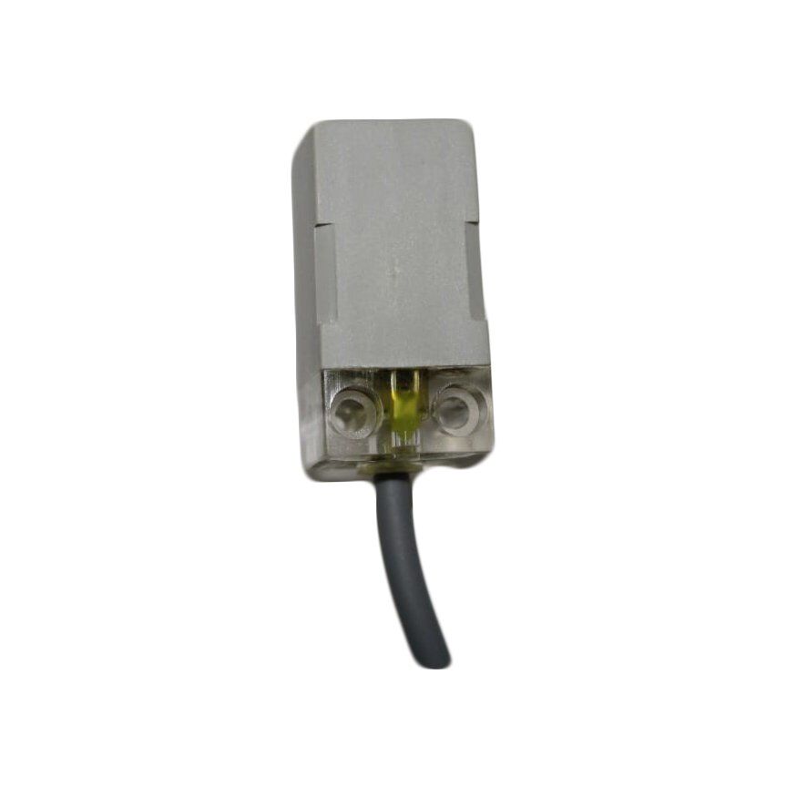 I1PN-Q1804N-O3U7    18x18x35 Kare Kesitli Q Serisi NPN NO 4MM ALDILAMA  7M KABLOLU  İNDÜKTİF SENSÖR