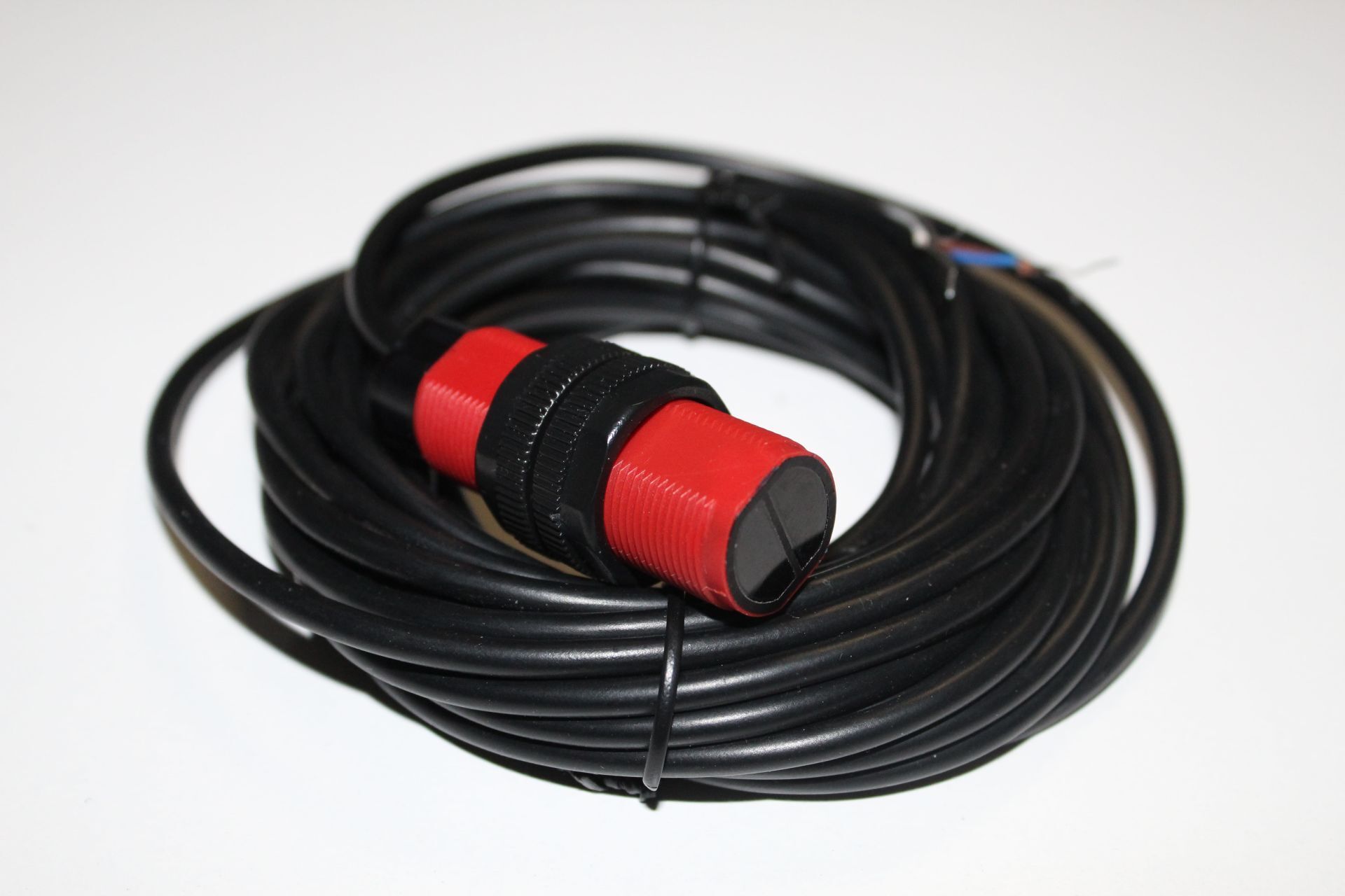 P18E-D0500N-SI4U2 CİSİMDEN YANSIMALI NPN MUADİLİ