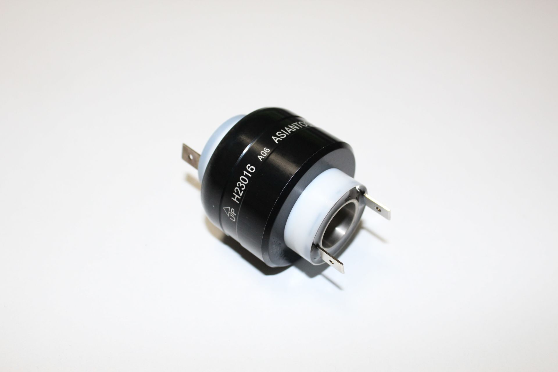 H23016
