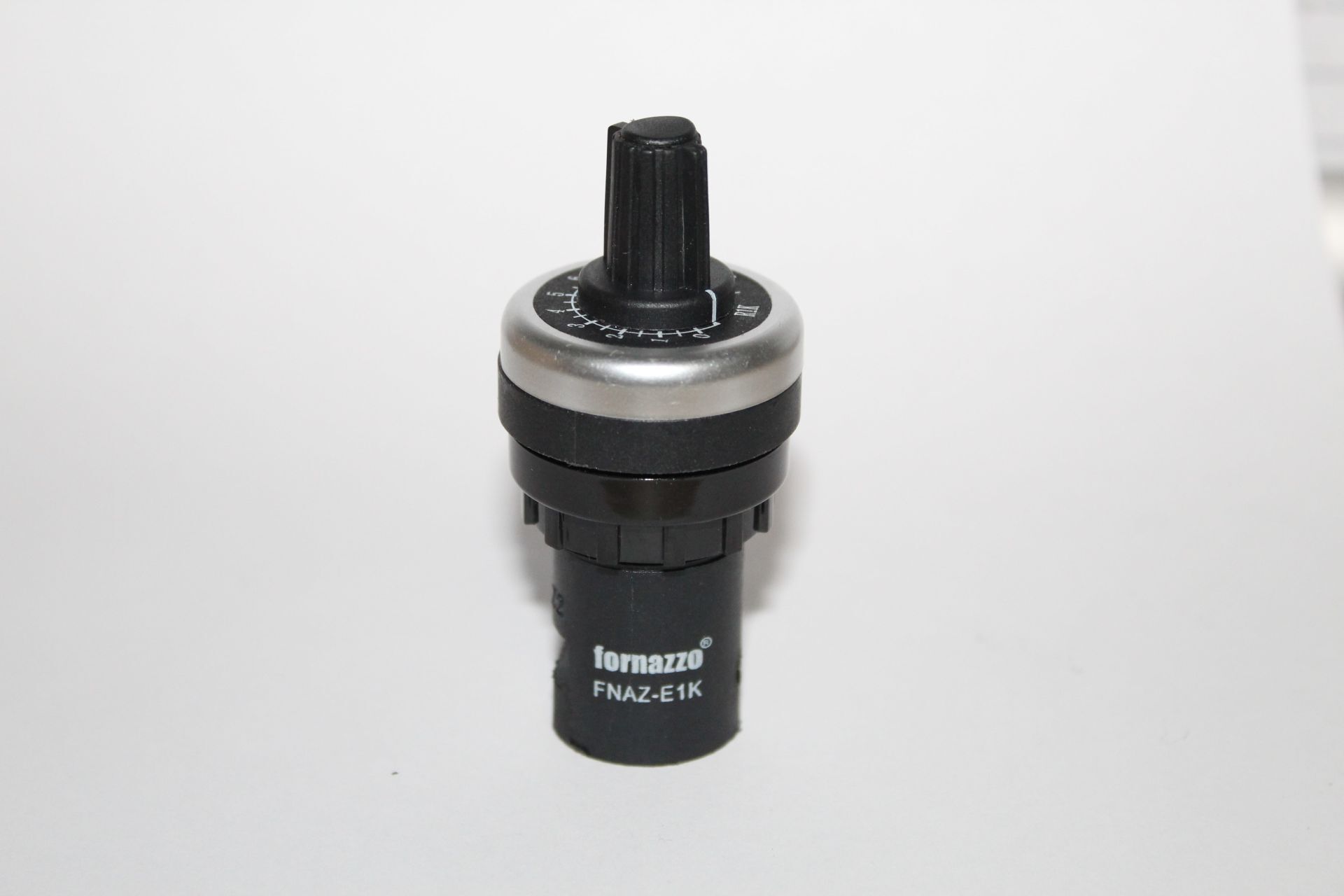 FNAZ-E1K  TEK TURLU Q22 VİDA BAĞLANTILI 0,5 W 1K OHM FORNAZZO POTANSİYOMETRE